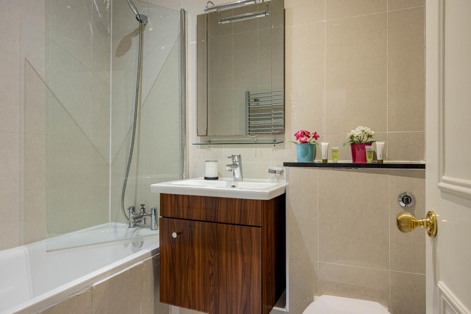 Picktheplace Lancaster Gate Londra Esterno foto